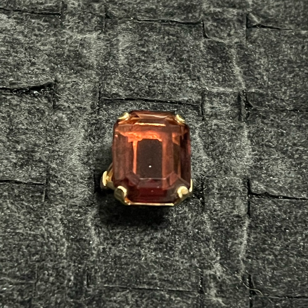 Vintage Avon gold plated Burgundy Quartz ring size 6 - Picture 3 of 6